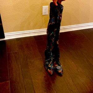 size 10.. fashion nova